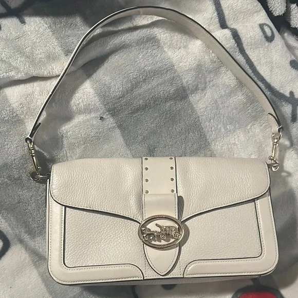Elegant Cream Leather Shoulder Bag - Picture 1 of 5